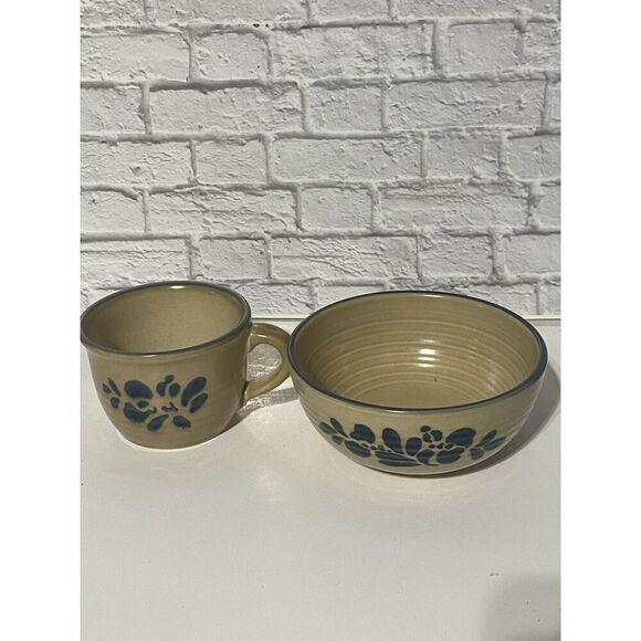 Pfaltzgraff Folk Art Stoneware Bowl Tan Blue Floral Primitive Country 6.25” - Picture 1 of 15